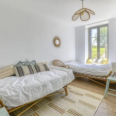 Holiday home De L'etoile, Maison Renovee A 18min Du Puydufou *