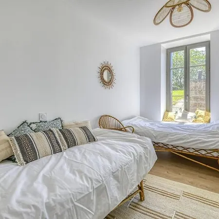 Holiday home De L'etoile, Maison Renovee A 18min Du Puydufou *