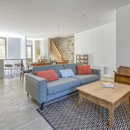 Holiday home De L'etoile, Maison Renovee A 18min Du Puydufou