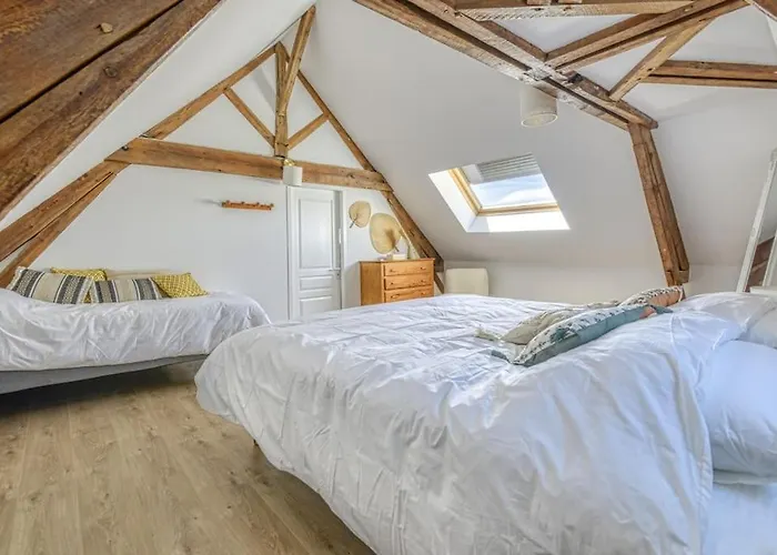 De L'etoile, Maison Renovee A 18min Du Puydufou Tatil Evi