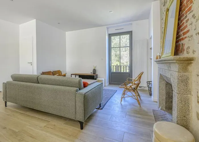 De L'etoile, Maison Renovee A 18min Du Puydufou Pouzauges