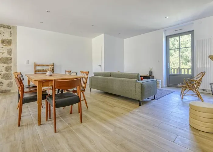 De L'etoile, Maison Renovee A 18min Du Puydufou Pouzauges